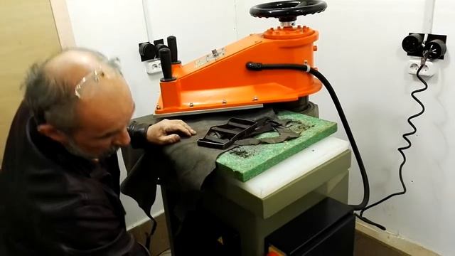 Пресс вырубочный, раскройный X626-12T. Тел. +380673102228. www.obuvstanki.uaprom.net смотреть онлайн