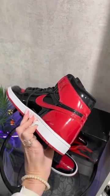 Магазин кроссовок в Санкт Петербурге наш тг: Sneakerdealerspb смотреть онлайн