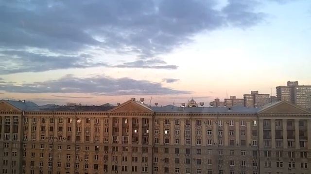 Нашествие скворцов в центре Москвы. смотреть онлайн