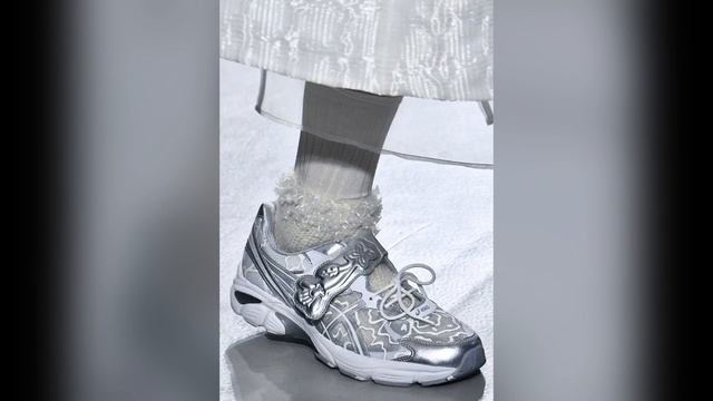 Самые модные кроссовки лета — для девочек смотреть онлайн