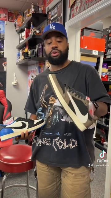 Which one is your favorite?🤔 #travisscott #travisscottjordan1 #jordan1 #jordan1travisscott #resell смотреть онлайн