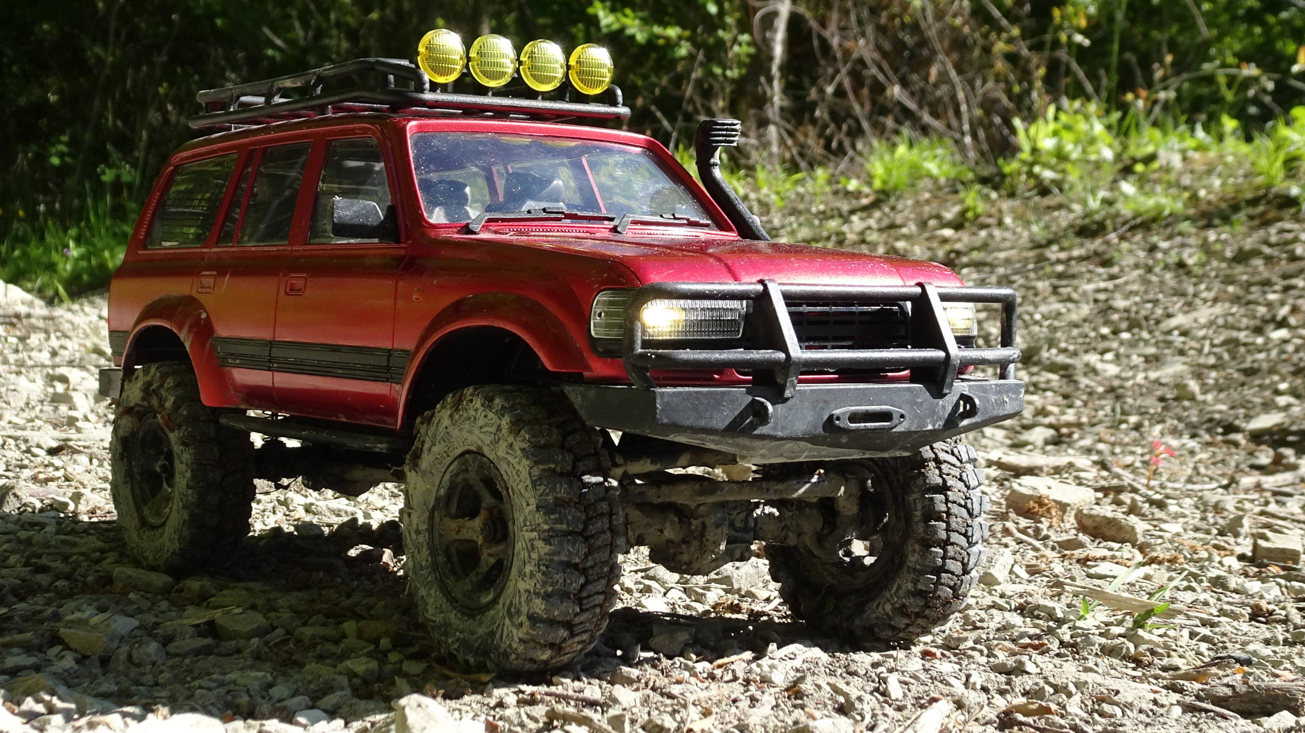 ROC Hobby Katana 1:18 Р/У краулер (Toyota LC 80 Series) - Приключения на лесной тропе