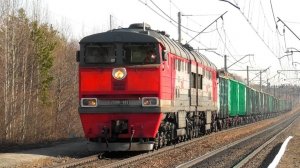 2ТЭ116-502 с грузовым поездом и приветливой бригадой следует через о.п. Огородная