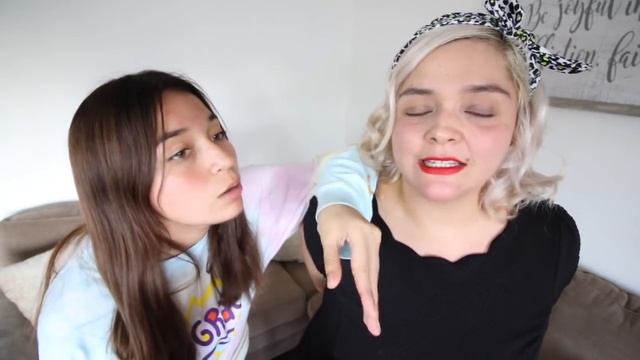 READING YOUR MEAN COMMENTS! (PLUS SHOWING MINI BRANDS COLLECTION) смотреть онлайн