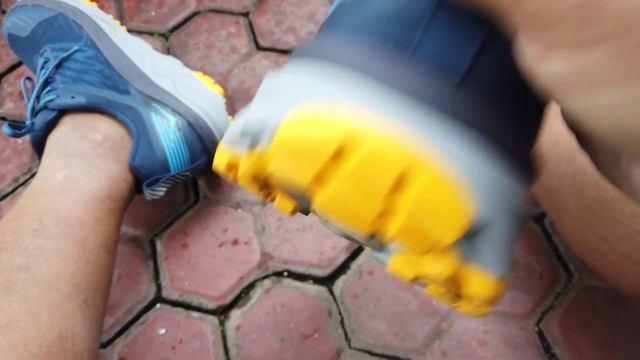 Hoka challenger ATR 5 sepatu lari segala medan solusi jalan basah dimusim hujan best trail shoes смотреть онлайн