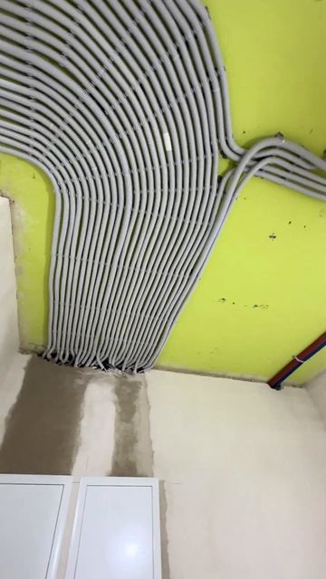 Электрика по полу – гениальный ход или полный обман? Разоблачаем инфоцыгана в ЖК Шереметьевский