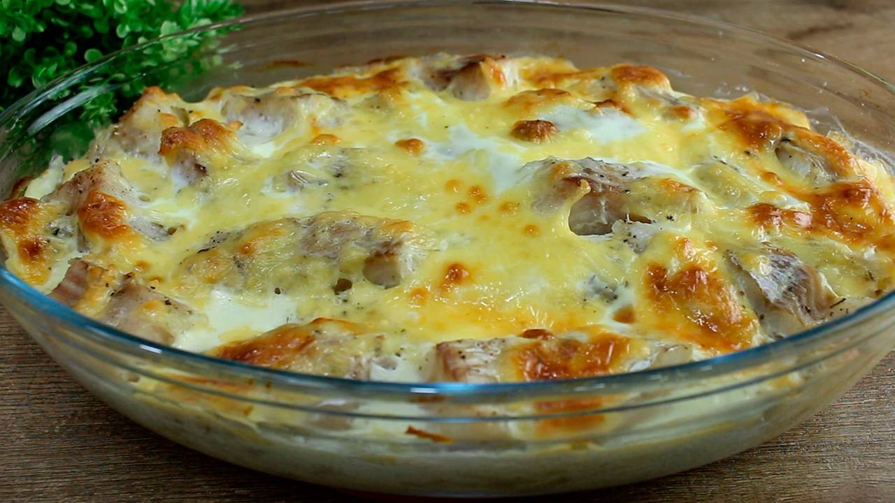 Рыба с Картошкой в Духовке. Очень вкусное горячее блюдо! Готовлю хоть на ужин, хоть на обед смотреть онлайн