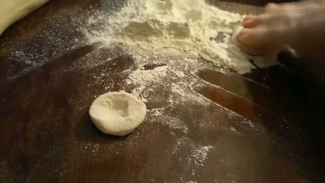 ОМЛЕТ, СНЕГ, ЧЕБУРЕК, ЗИМА - ЛЕТО, ПЕЛЬМЕНИ и ЦВЕТЫ смотреть онлайн