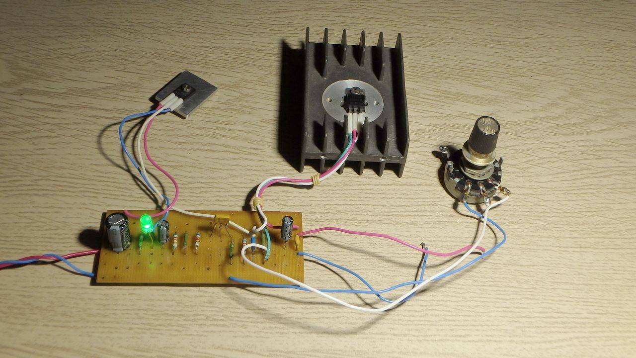 LM317T защита от короткого замыкания. смотреть онлайн
