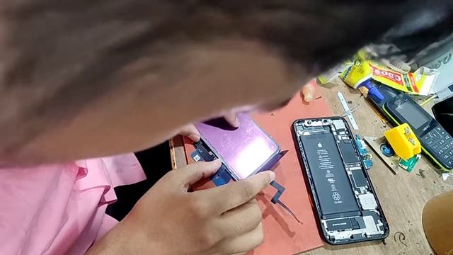 XR backlite change .How to replace the backlight.Iphone xr.Hindi me.Reflector change✅ смотреть онлайн