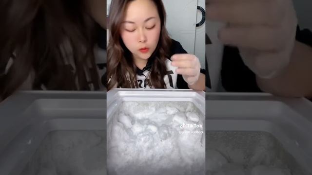 ледяные трубочки из тонкого льда, вкуснейшее лакомство! смотреть онлайн