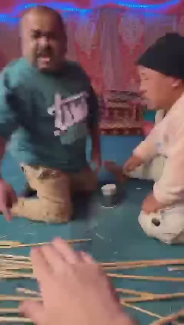 Халас - борьба между карликами смотреть онлайн