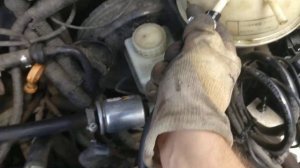 Сливаем антифриз с помощью компрессора