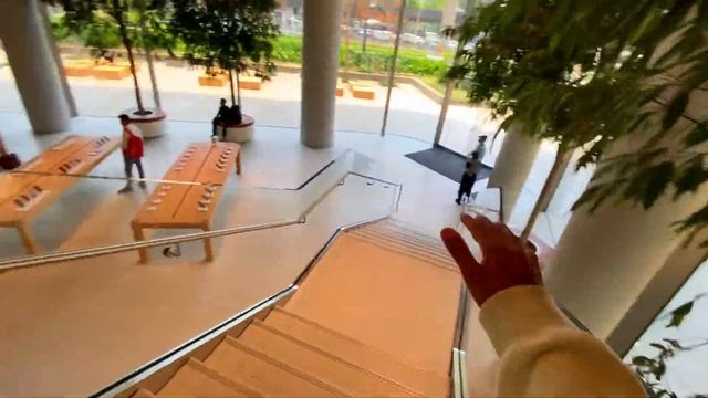first Apple store in India Mumbai BKC #mumbaibkc #applestore #vlog смотреть онлайн