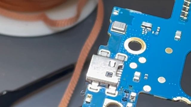 LG Aristo 5 Charge Port Repair смотреть онлайн