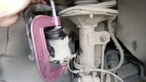 geely ec7 2014г. замена передних тормозных колодок