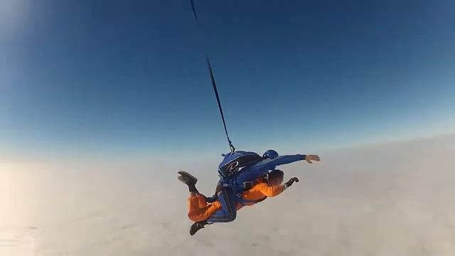 Первый прыжок с парашюта смотреть онлайн