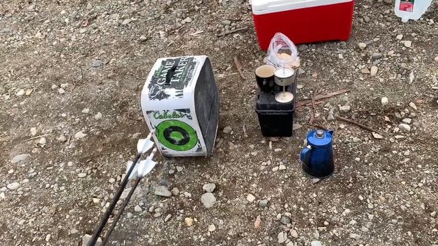 Переехал на другую приваду, пристрелял лук и пошёл ждать медведя. смотреть онлайн