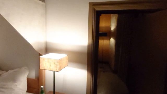 Комната в настоящем французском замке смотреть онлайн