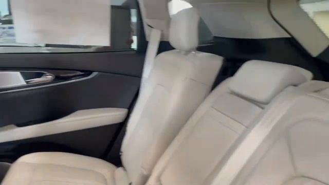 Comparing interiors on Black Label Nautilus (Flight and Chalet) смотреть онлайн