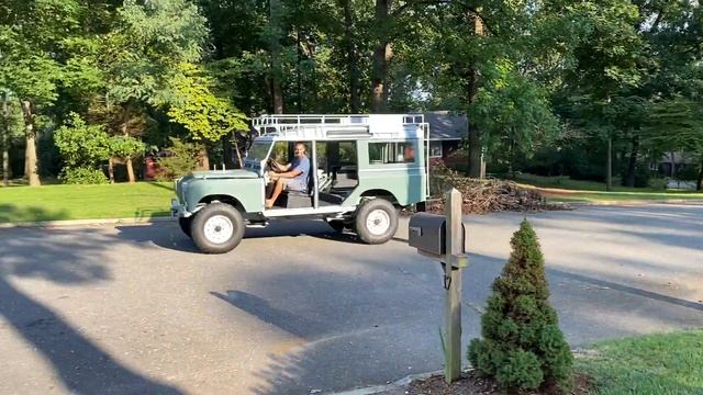 Land Rover Series 2a 109 hybrid first drive смотреть онлайн