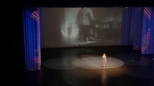 Стихотворение С. Сухонина «Две сестры бежали от войны» - исполняет Юнона Берснева