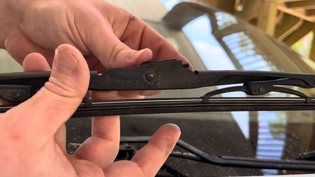 Replacing windshield wipers with Bosch Aerotwins - Jaguar XJ X350/X358 смотреть онлайн