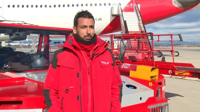 Iberia presenta sus nuevos uniformes смотреть онлайн