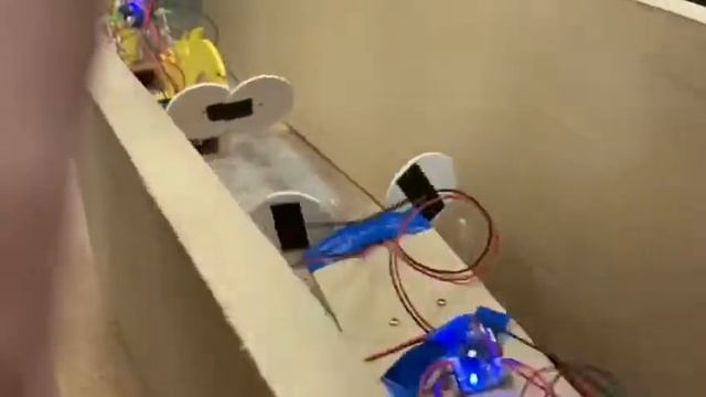 Электромеханическая шагающая модель