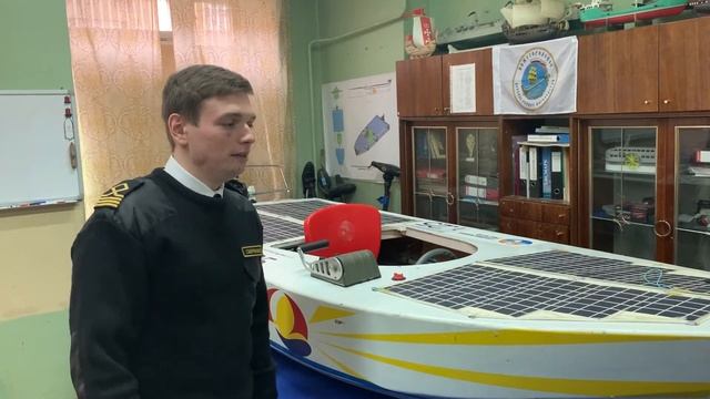 Устройство лодки на солнечных батареях Solara B1 часть 1