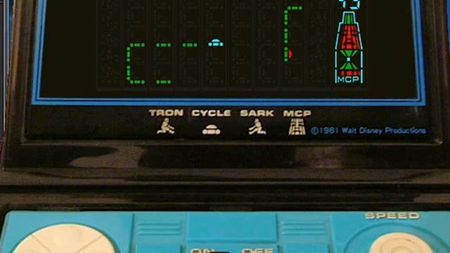 Tron - Game & Watch - emulador MADrigal's Simulators - testeado Windows 7 x64 смотреть онлайн