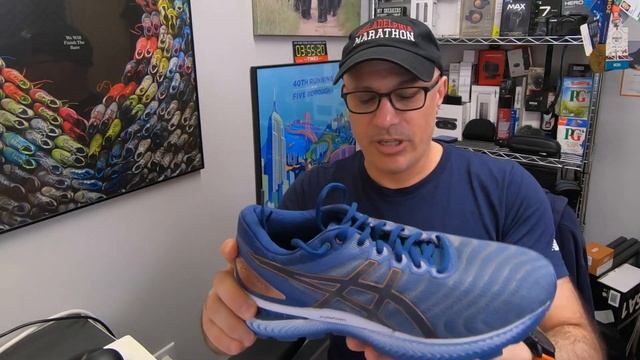 ASICS Gel Nimbus 22 смотреть онлайн