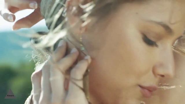 Bikini Paradise: Stunning Models Set the Beach on Fire with Егор Крид - Я У Твоих Ног (Wayne Remix) смотреть онлайн