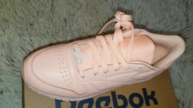 Reebok Classic Leather Sneakers , color: peach , review , new 2018 смотреть онлайн