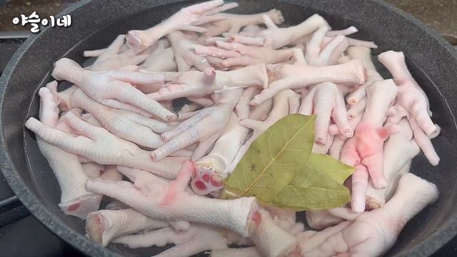 [국물닭발] 백종원도 울고갈~! 국물닭발 레시피,국물닭발 만들기,국물닭발 황금레시피,닭발 양념만들기,Chicken feet with soup,Korean food смотреть онлайн
