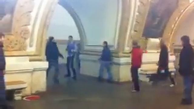 Homeless man stole jacket (Бомж украл куртку) :D смотреть онлайн