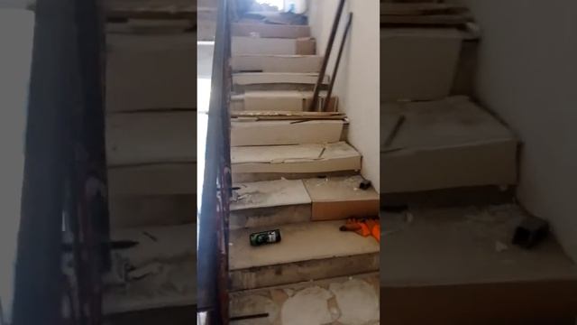 на лестнице перила и кафел установка смотреть онлайн