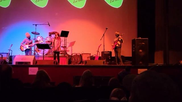 The Sunrisers - Rockcital @ The Chalet. December 12, 2021. I Love Rock and Roll by Joan Jett смотреть онлайн