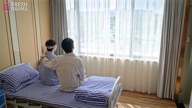 病床吻💋徹夜守候等灰姑娘受傷甦醒，霸總急不可耐按頭吻了上去……#sweet #sweetdrama #中国电视剧 #中國電視劇 смотреть онлайн