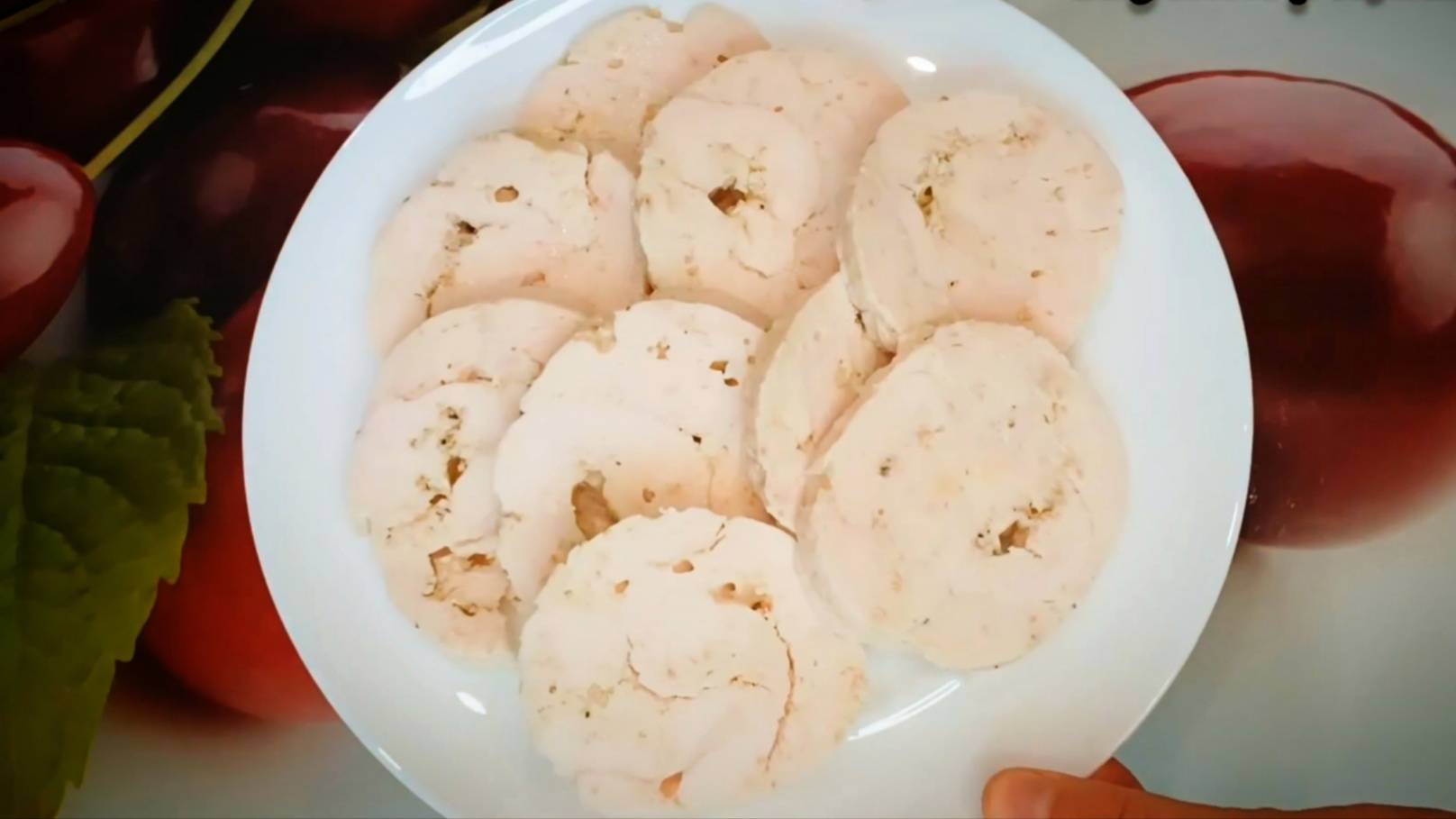 Нежный куриный рулет. Лёгкая холодная закуска и альтернатива магазинной колбасе. Вкусно и просто. смотреть онлайн