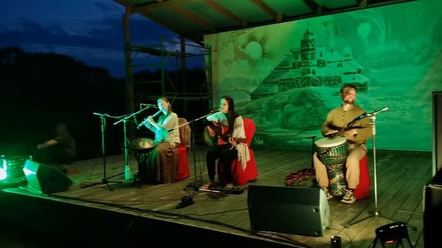 Группа Землица на фестивале Планета Любви - 2024 смотреть онлайн