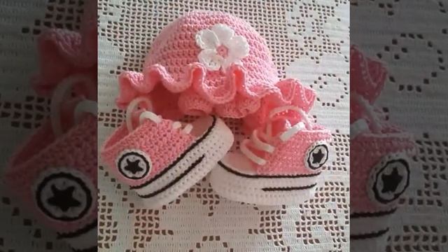 Crocheted Converse-Baby All Star and Hat смотреть онлайн