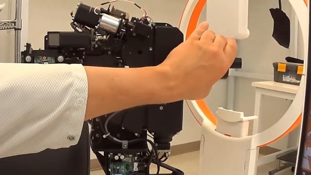 Solix Calibration - Service Video - 1 - Iris Camera Alignment смотреть онлайн