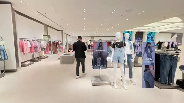 Urban Revivo SM Mall Of Asia Now Open!  Chinese Trendy Fashion | Walking Tour