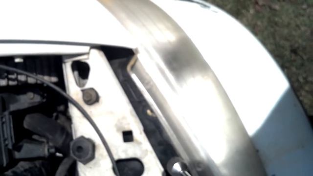 Changing a 2000 Dodge Caravan radiator fan relay. смотреть онлайн