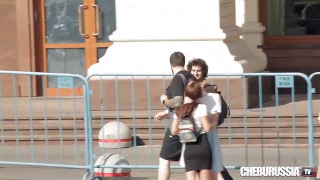 Леcбиянки на улицах Москвы / ChebuRussia TV / CHEBU смотреть онлайн