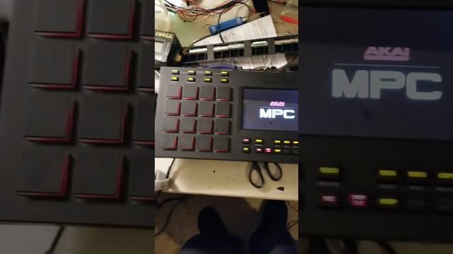 Akai MPC Touch Battery Pack смотреть онлайн