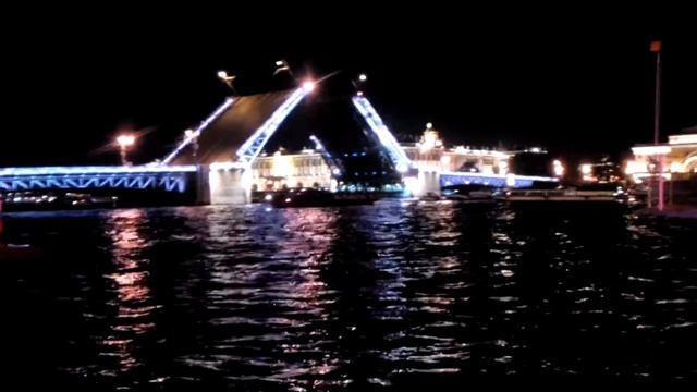 поднятие моста в городе Санкт Петербурге смотреть онлайн