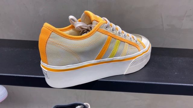 Adidas Originals Nizza Platform (Almost Yellow/Orange Tint/Wonder White) - Product Code: GX4607 смотреть онлайн