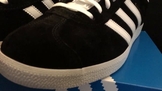 Adidas Gazelle Black/White | Unboxing | On Feet (2020) смотреть онлайн